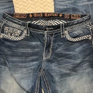 Rock Revival Sherry easy straight LIKE NEW!